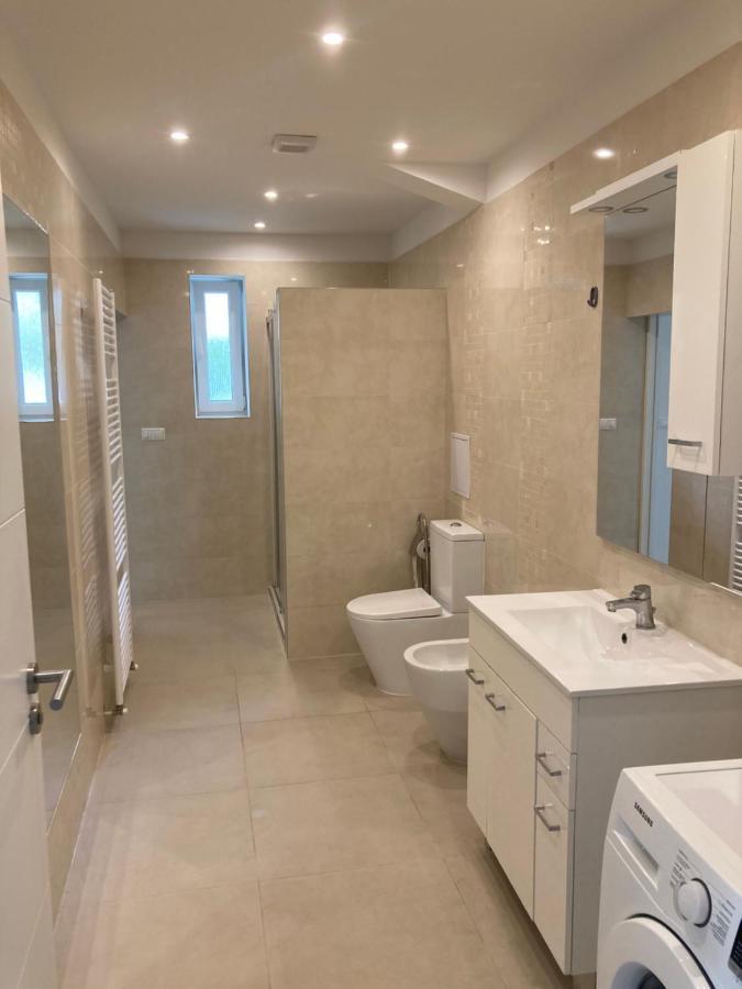 Apartman Duna 피에슈타니 외부 사진