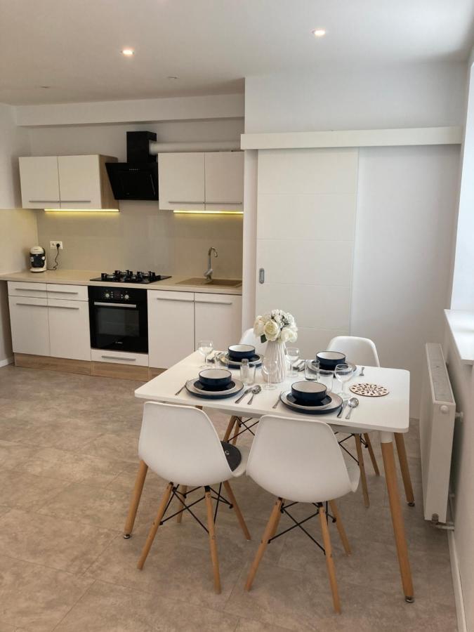 Apartman Duna 피에슈타니 외부 사진
